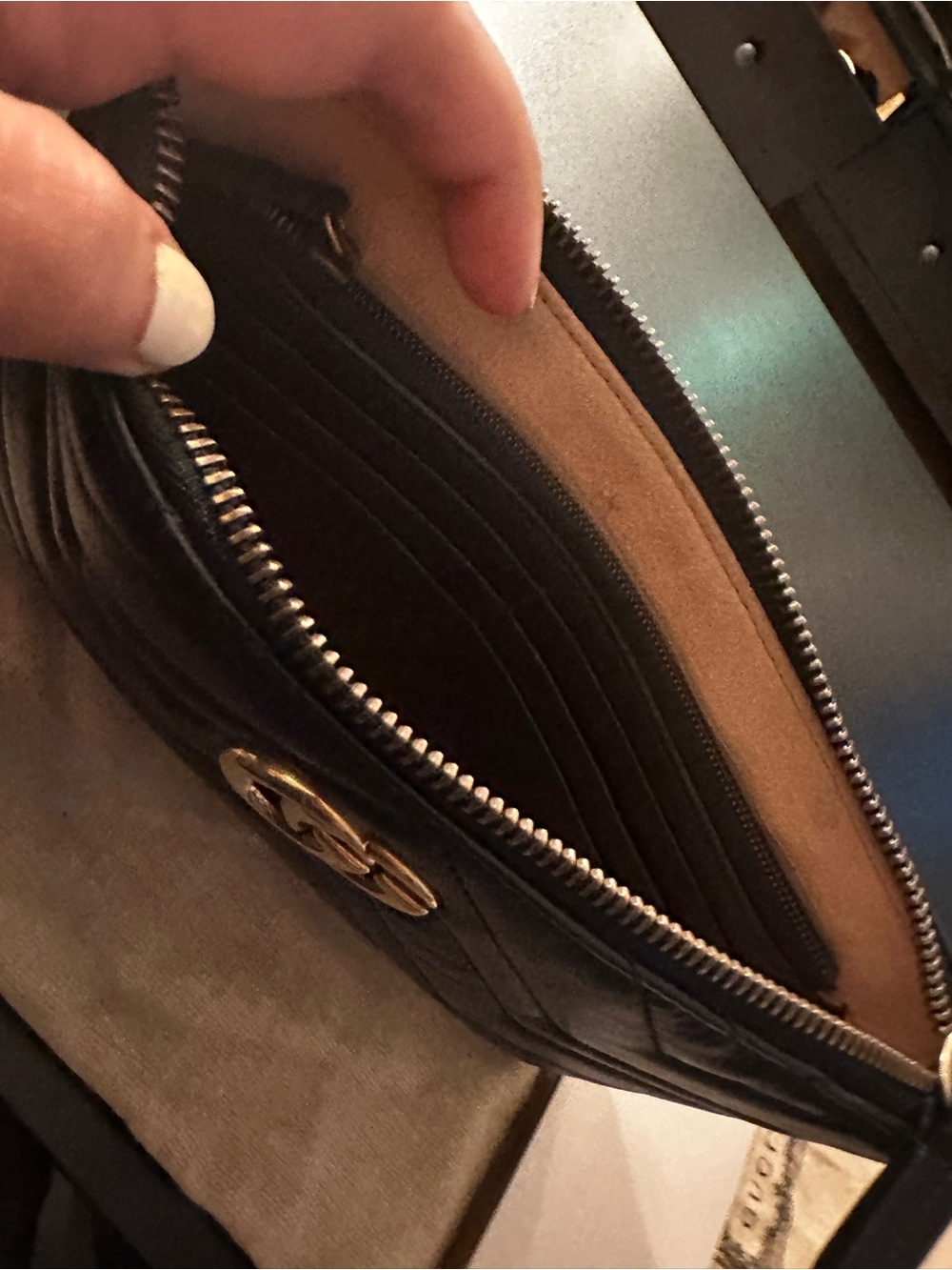 Authentic Gucci GG Marmont Black Pouch with Chain - Picture 2 of 3